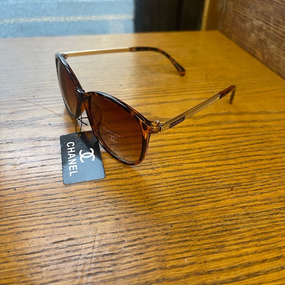 CHANEL Tortoise Shell New Sunglasses - Picture 2 of 6
